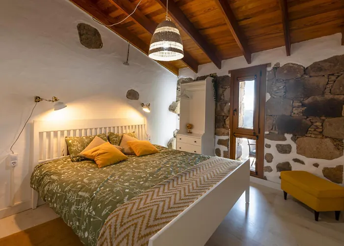 - Bentayga * Tejeda (Gran Canaria)